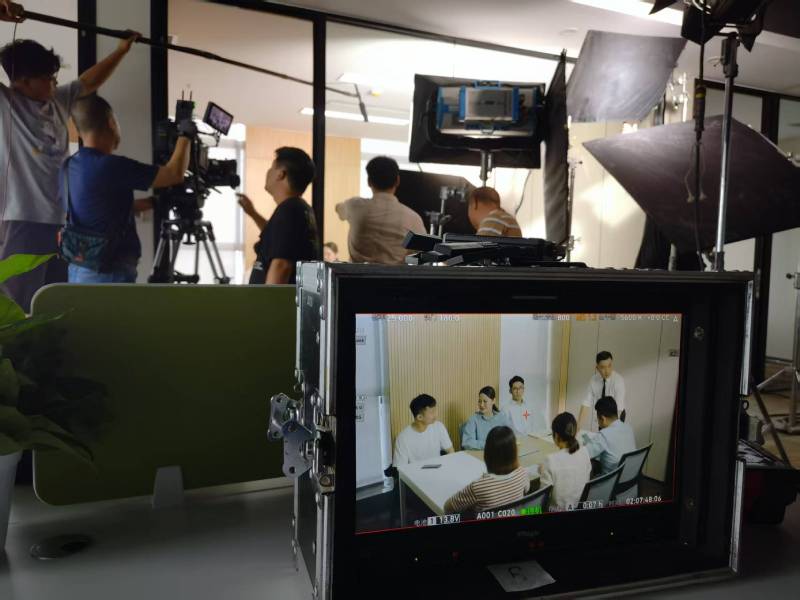 漳县TVC拍摄公司：科技产品视觉化大师，诠释未来感与功能美学